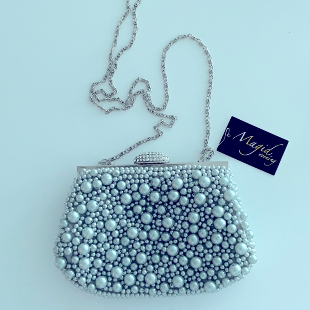 Evening bag , NWT , silver pearl, sparkling closure , chain+rope handle. 8x 6 in